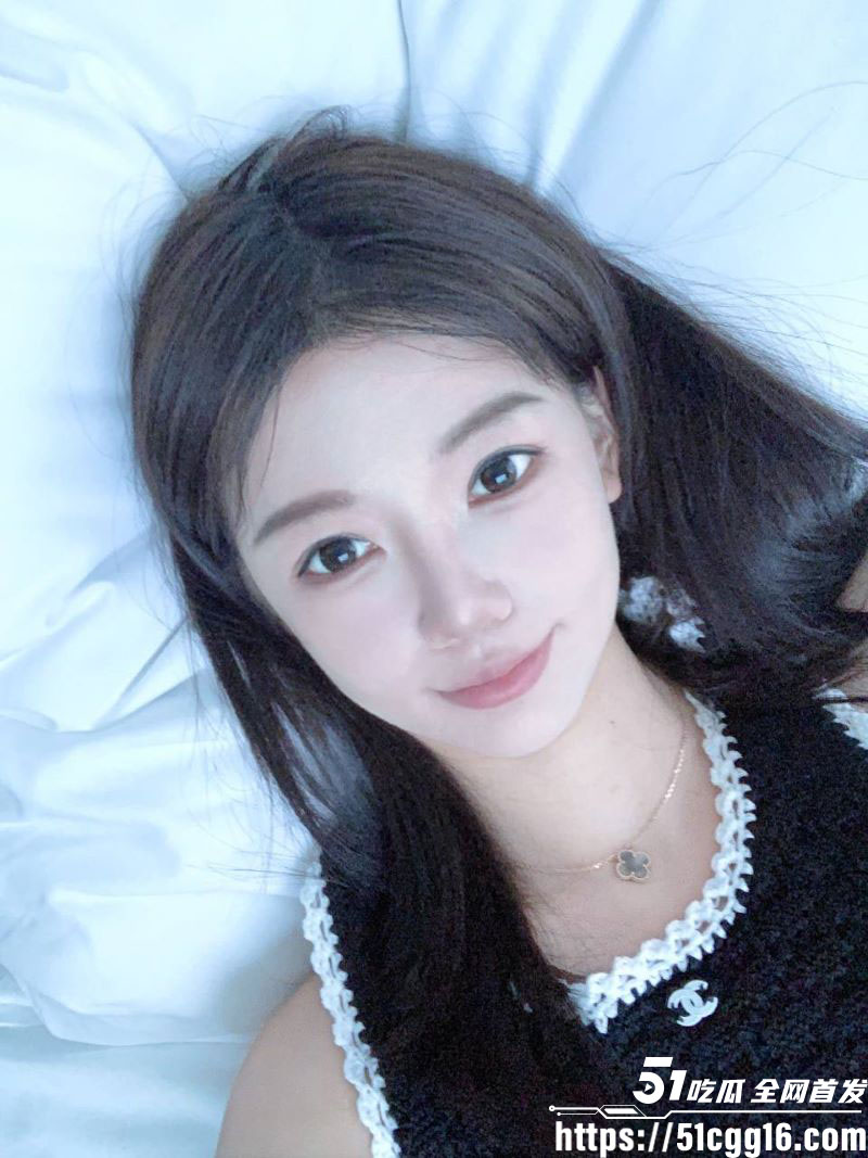 成都精神小伙张嘉鑫和骚货女友第5弹 1 成都精神小伙张嘉鑫和骚货女友第5弹 1