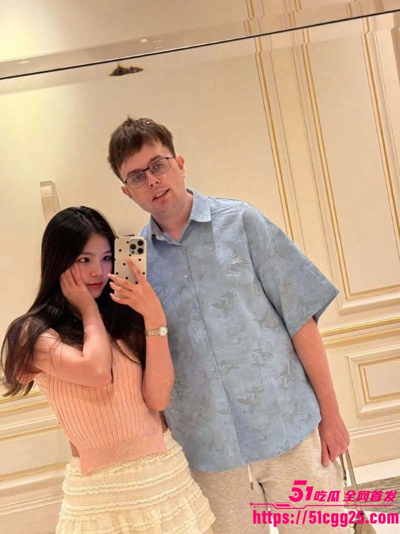 四川95后美女Ami疯狂倒贴英国穷男友Tom 6 四川95后美女Ami疯狂倒贴英国穷男友Tom 6
