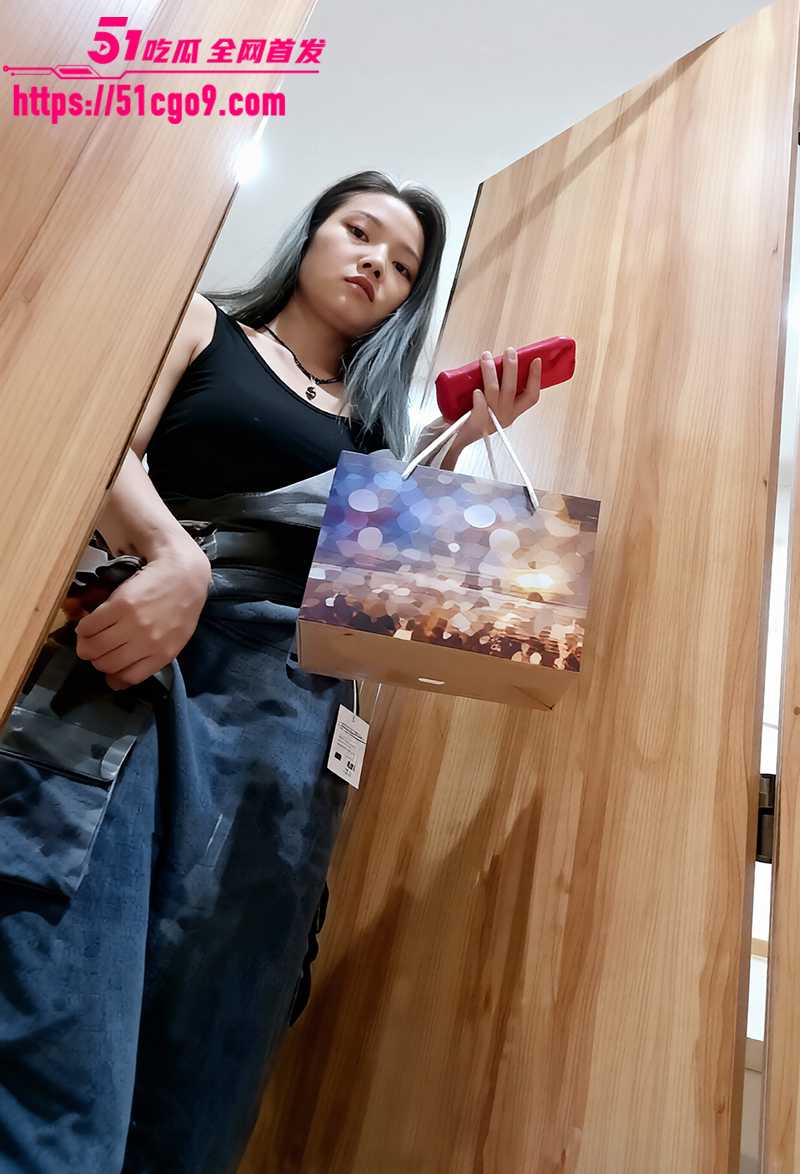 商场女厕真实偷拍 3 拷贝 商场女厕真实偷拍 3 拷贝