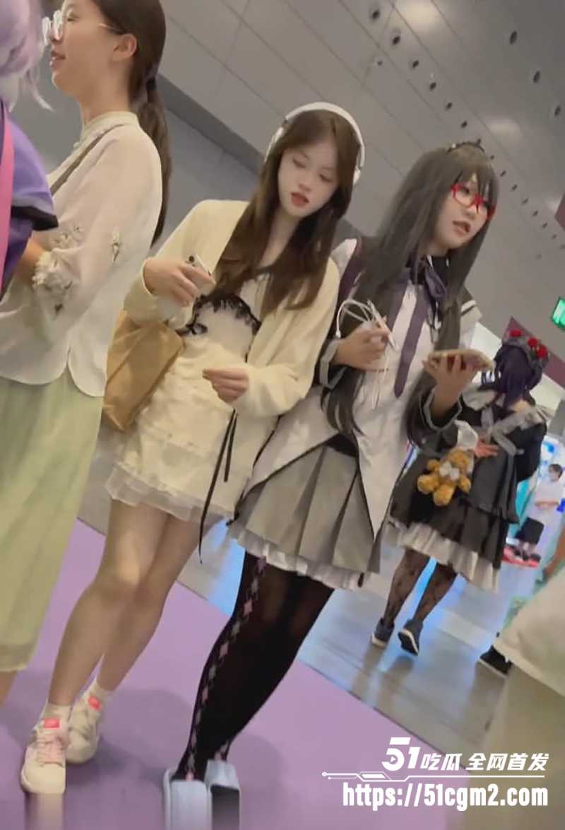 抄底大神KFC抄底顶级无内CD可爱学生妹视频流出2拷贝 抄底大神KFC抄底顶级无内CD可爱学生妹视频流出2拷贝