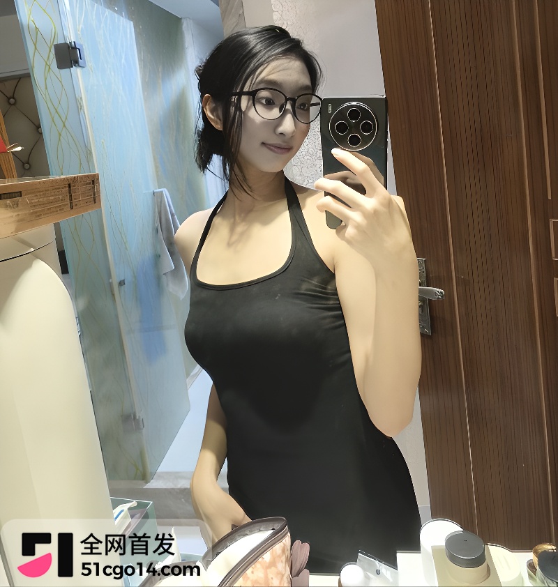 反差眼睛婊约炮视频4
