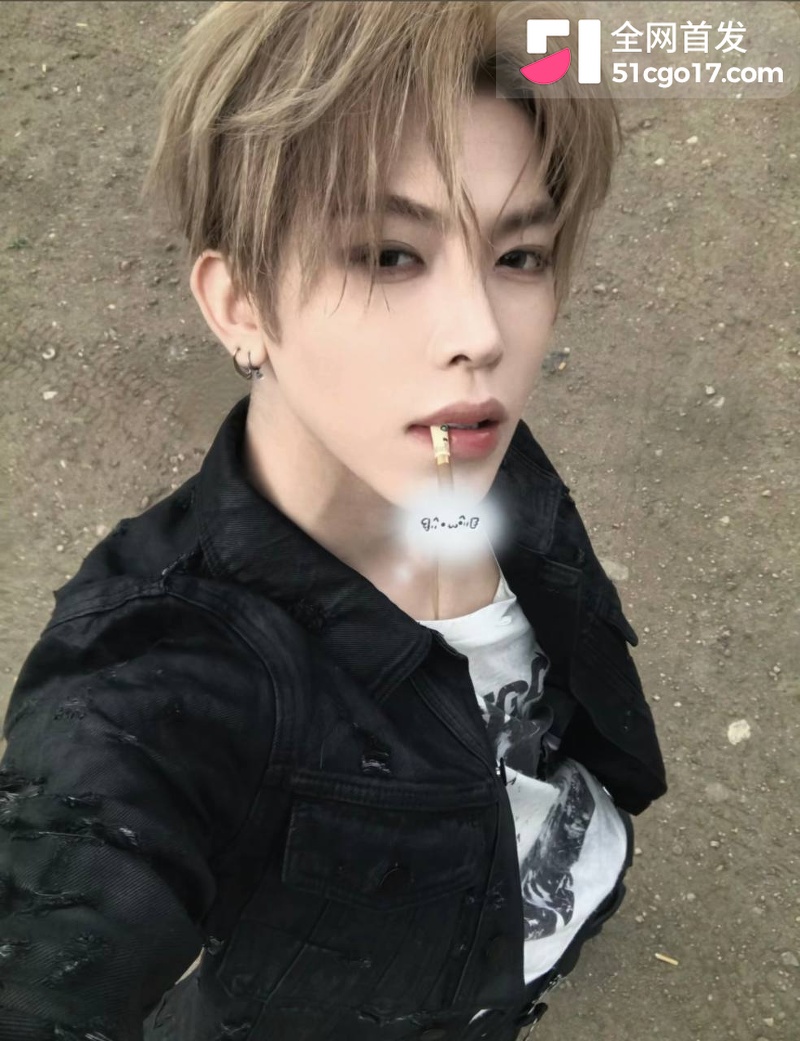 500万粉情侣博主Alex和一雯白订婚后闪分 6 500万粉情侣博主Alex和一雯白订婚后闪分 6