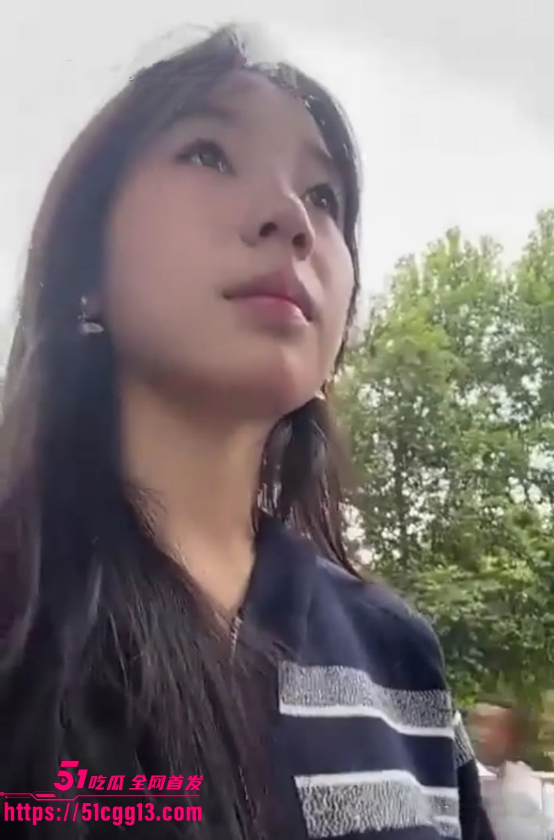 小美公园露出色诱大爷03 小美公园露出色诱大爷03