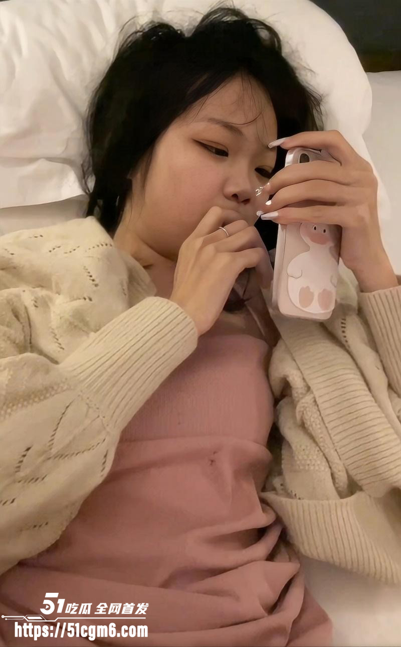 每日大赛边打电话边做爱大赛04 每日大赛边打电话边做爱大赛04