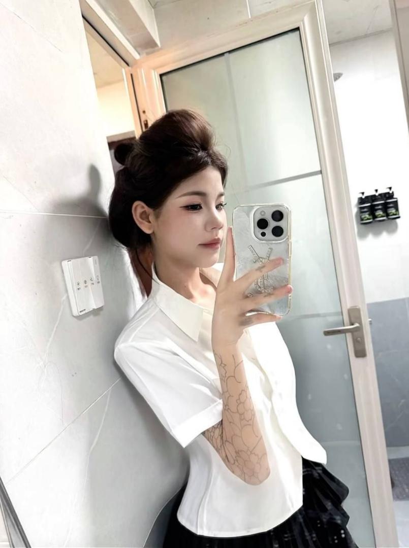 3 3