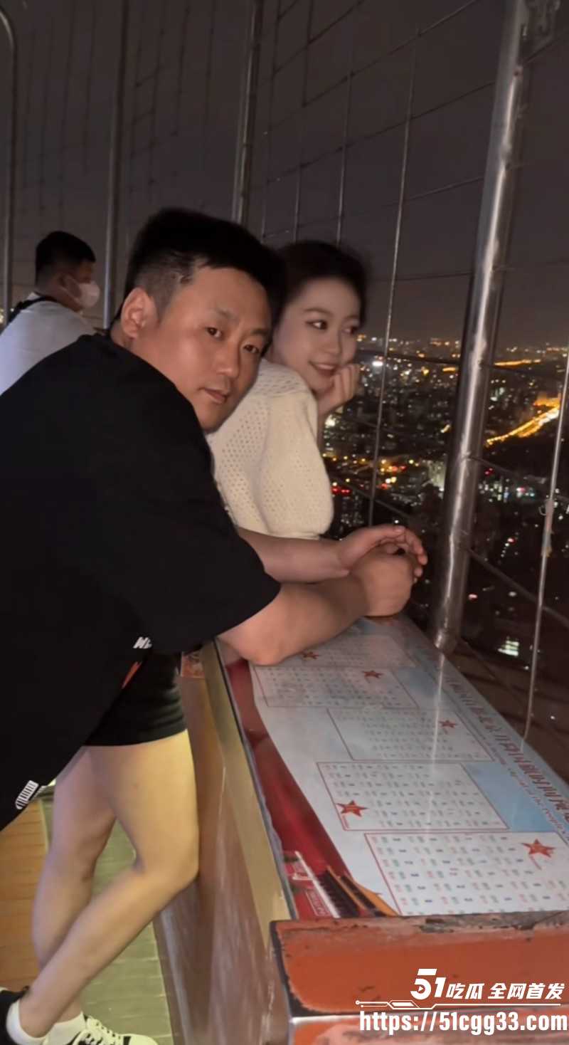 宋晓峰女儿宋之馨被曝三亚点男模03 宋晓峰女儿宋之馨被曝三亚点男模03