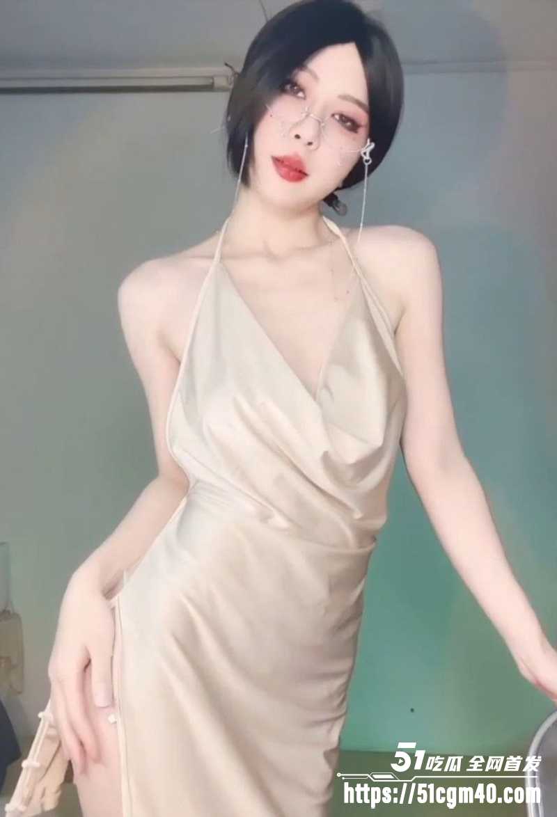 级阿黑颜骚货天花板主播蘸点蜜桃酱大尺度私人定制1拷贝 级阿黑颜骚货天花板主播蘸点蜜桃酱大尺度私人定制1拷贝