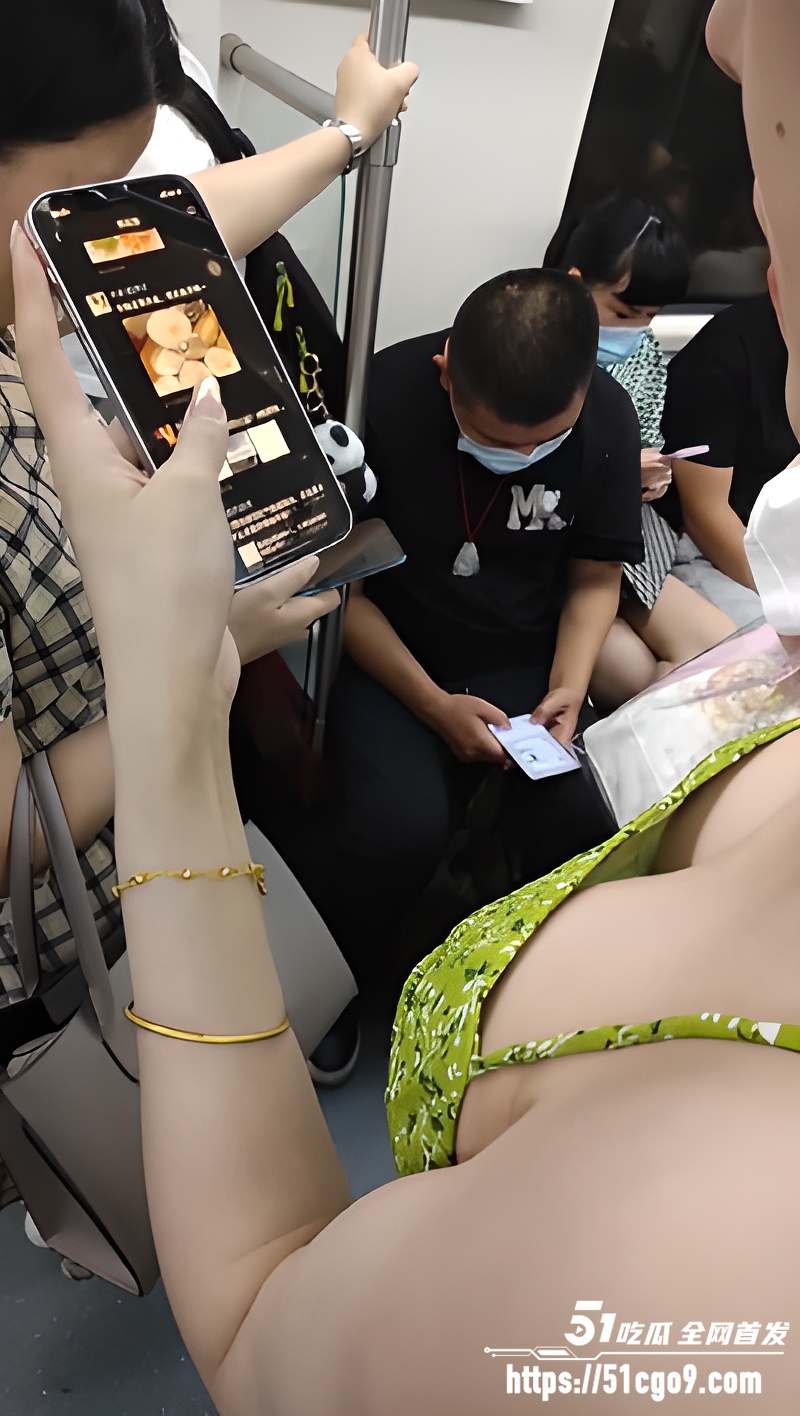 地铁高抄抓拍抄胸5 地铁高抄抓拍抄胸5