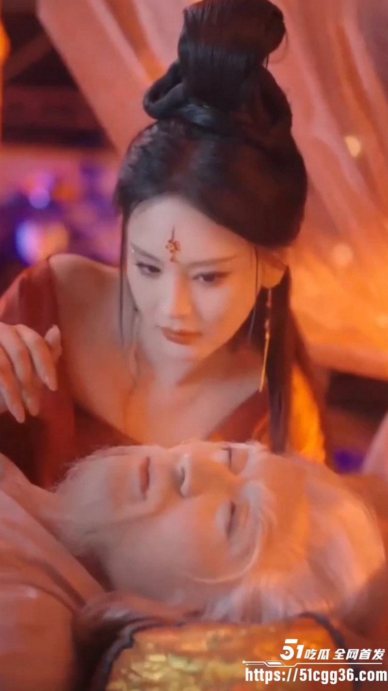 擦边短剧人到晚年绝美魔女拿我当炉鼎第一季 3 擦边短剧人到晚年绝美魔女拿我当炉鼎第一季 3