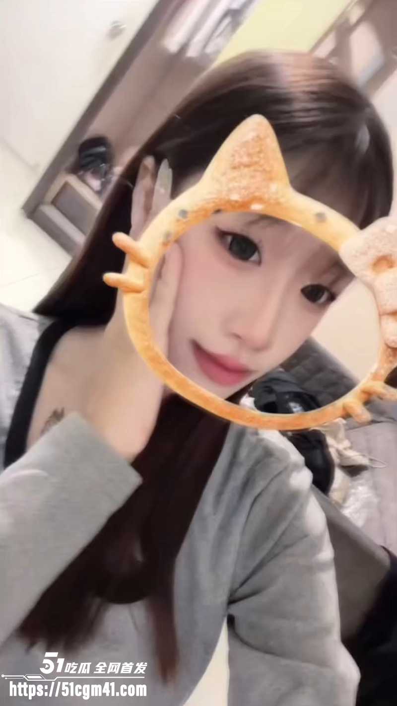纹身少女 露脸性爱实录 2 纹身少女 露脸性爱实录 2