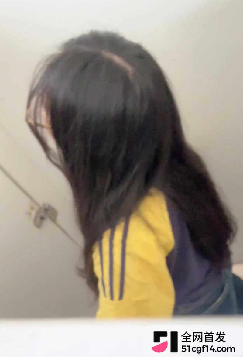 女厕近距离偷拍 3 拷贝 女厕近距离偷拍 3 拷贝