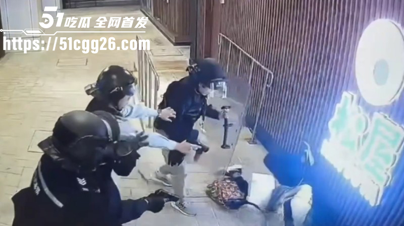 香港屯门市广场持刀伤人事件09 香港屯门市广场持刀伤人事件09