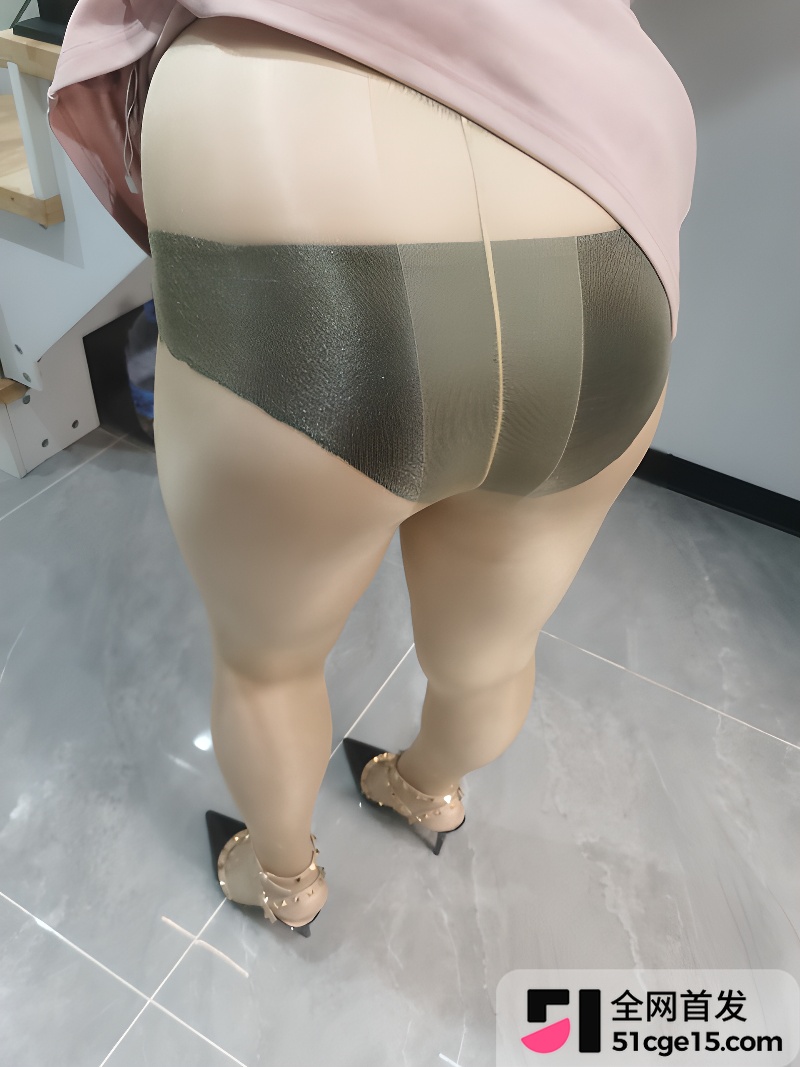 乱伦大神小雪妹半夜发情找姑姑做爱4