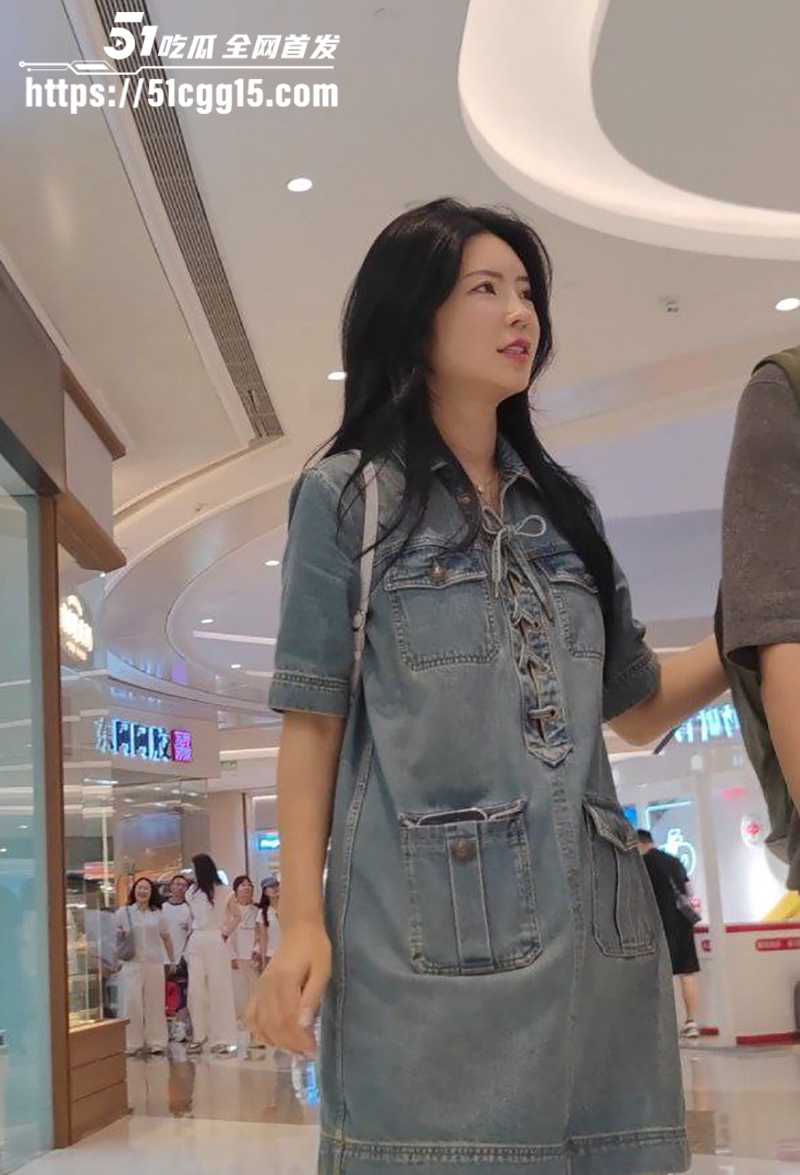 最新抄底无内整容网红脸美女一线天美鲍2拷贝 最新抄底无内整容网红脸美女一线天美鲍2拷贝