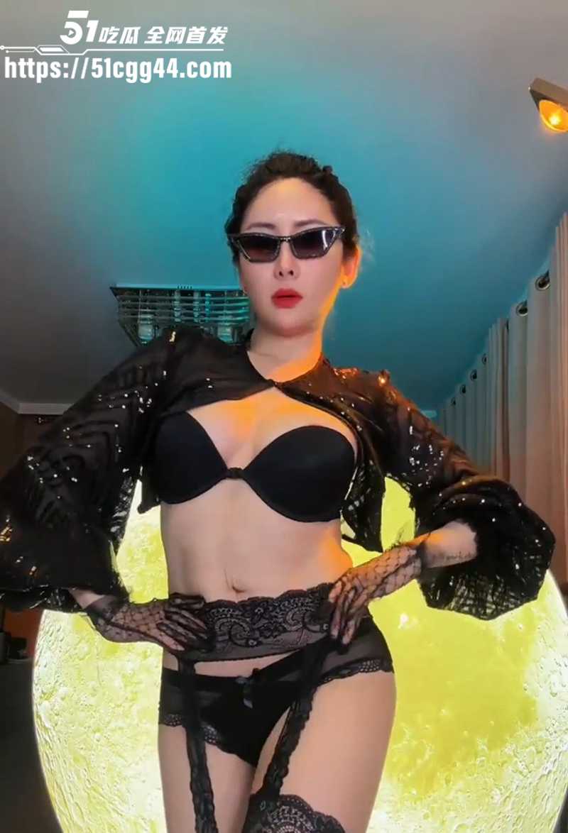 抖音极品高颜值少妇反差婊妮可形体舍宾福利视频流出3拷贝 抖音极品高颜值少妇反差婊妮可形体舍宾福利视频流出3拷贝