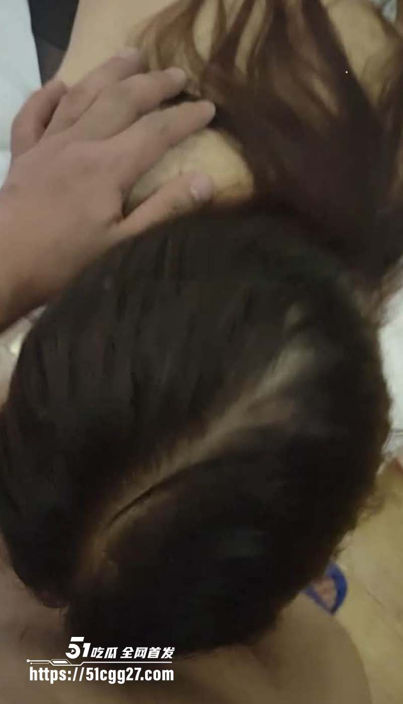 大胸嫂子会喷水4 大胸嫂子会喷水4