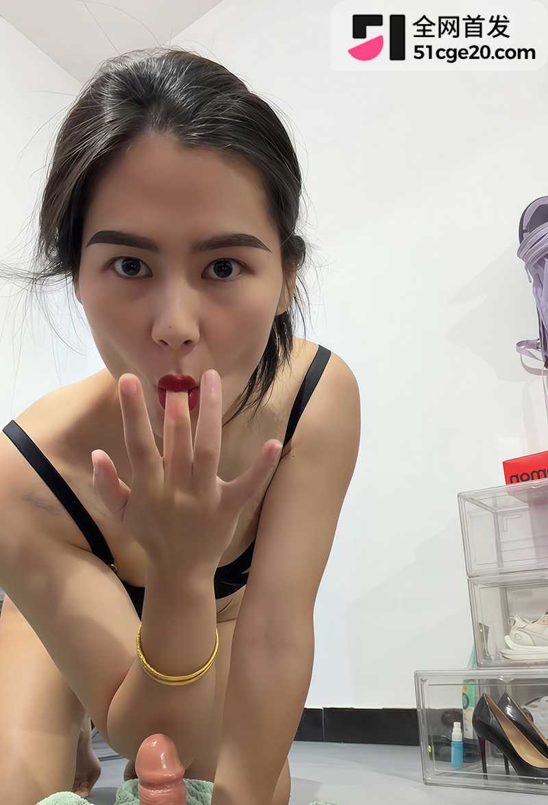 抖音肥臀健身婊赵脸穴同框性爱视频4拷贝 抖音肥臀健身婊赵脸穴同框性爱视频4拷贝
