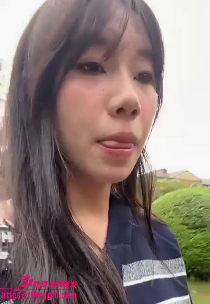 小美公园露出色诱大爷01 小美公园露出色诱大爷01
