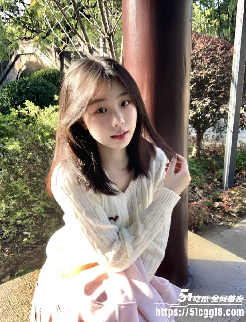 意淫自己妹妹落地窗前暴操妹妹01 意淫自己妹妹落地窗前暴操妹妹01