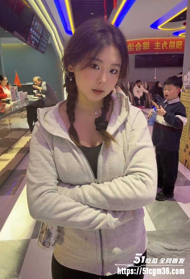 百万微胖女网红白桃乌龙茶下海视频流出5拷贝 百万微胖女网红白桃乌龙茶下海视频流出5拷贝
