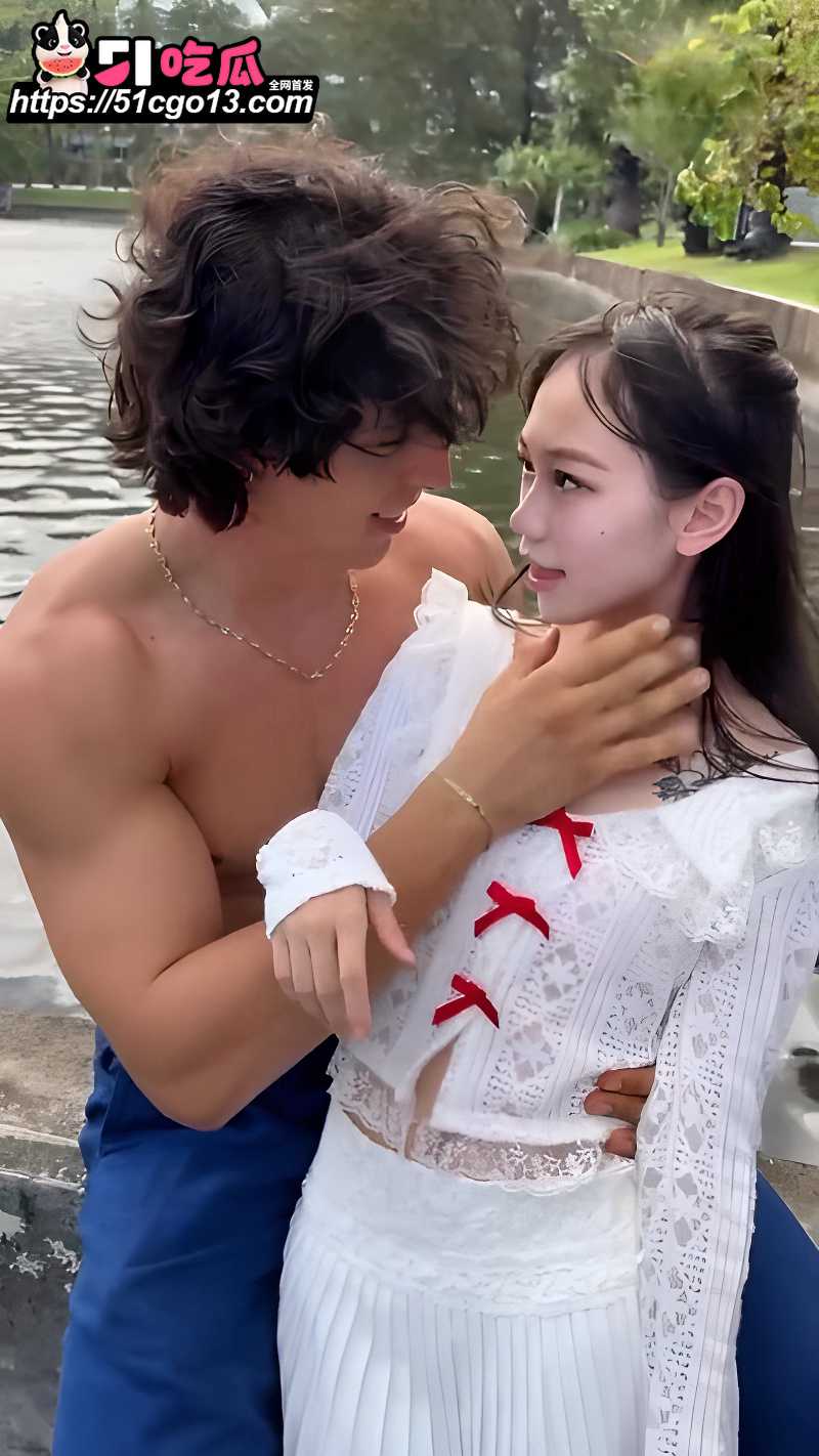 18岁萝莉乐迪约炮肌肉猛男Gattouz0 3 18岁萝莉乐迪约炮肌肉猛男Gattouz0 3