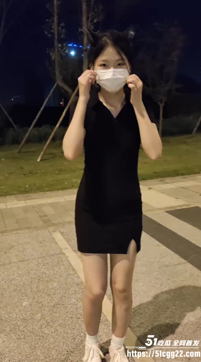 推特福利姬一口白桃七露出合集01 推特福利姬一口白桃七露出合集01