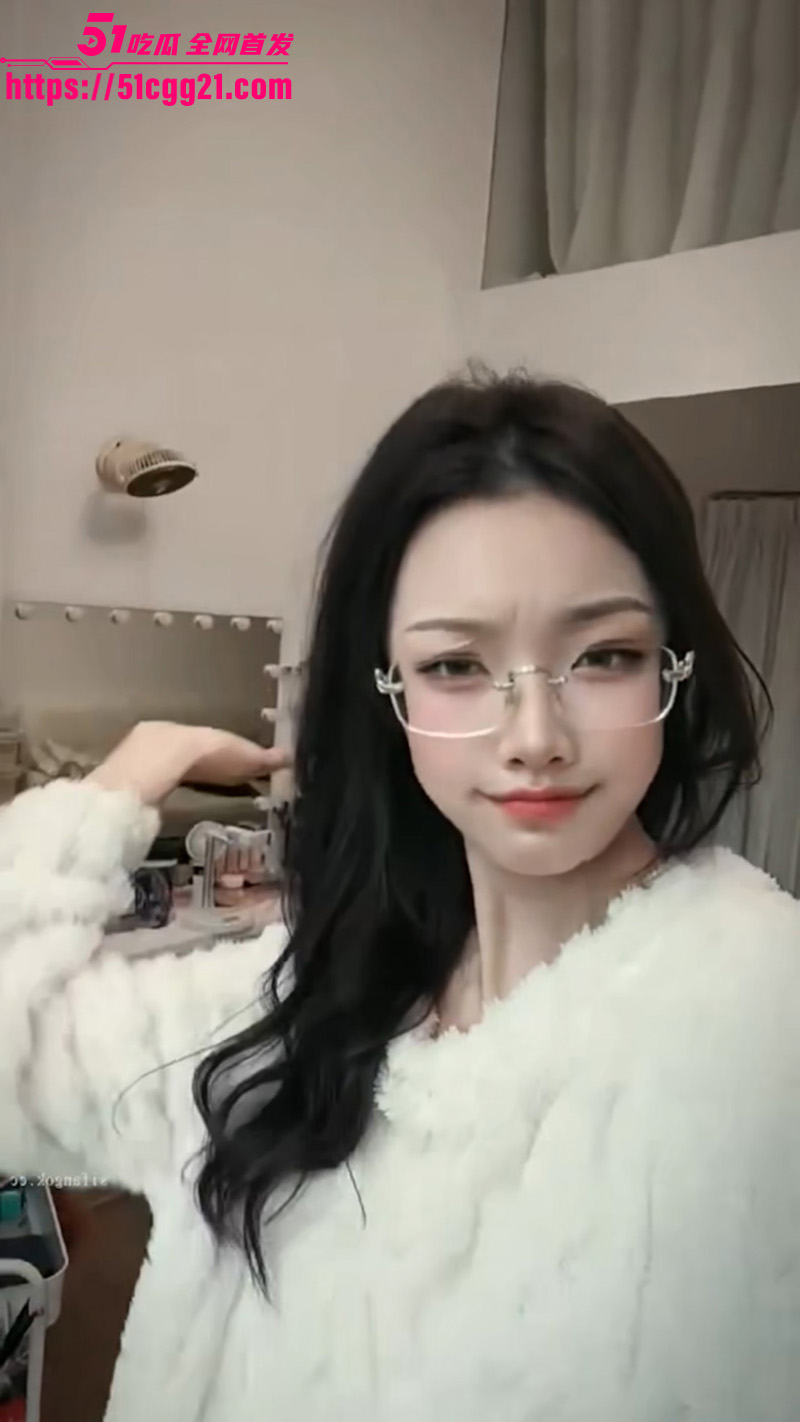 极品网红角落里的鼠鼠3 极品网红角落里的鼠鼠3