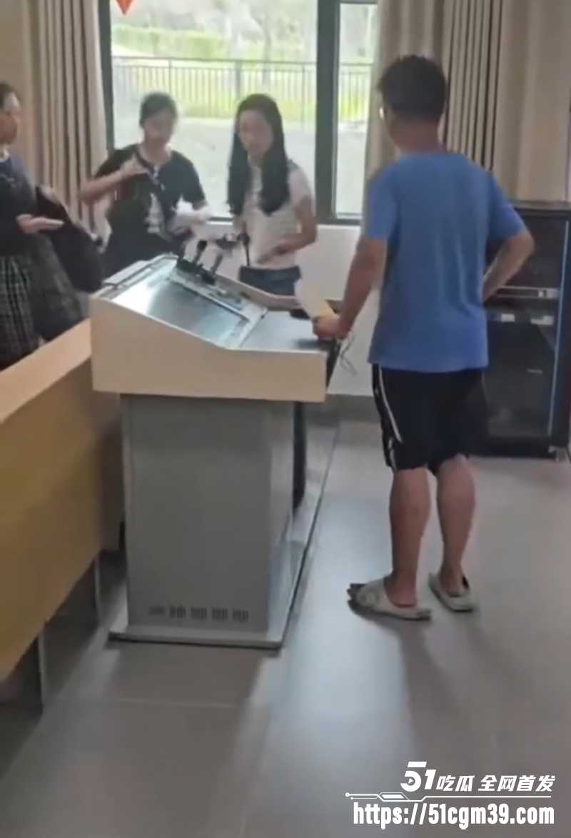 上海第二工业大学杀神代课被抓视频流出5拷贝 上海第二工业大学杀神代课被抓视频流出5拷贝