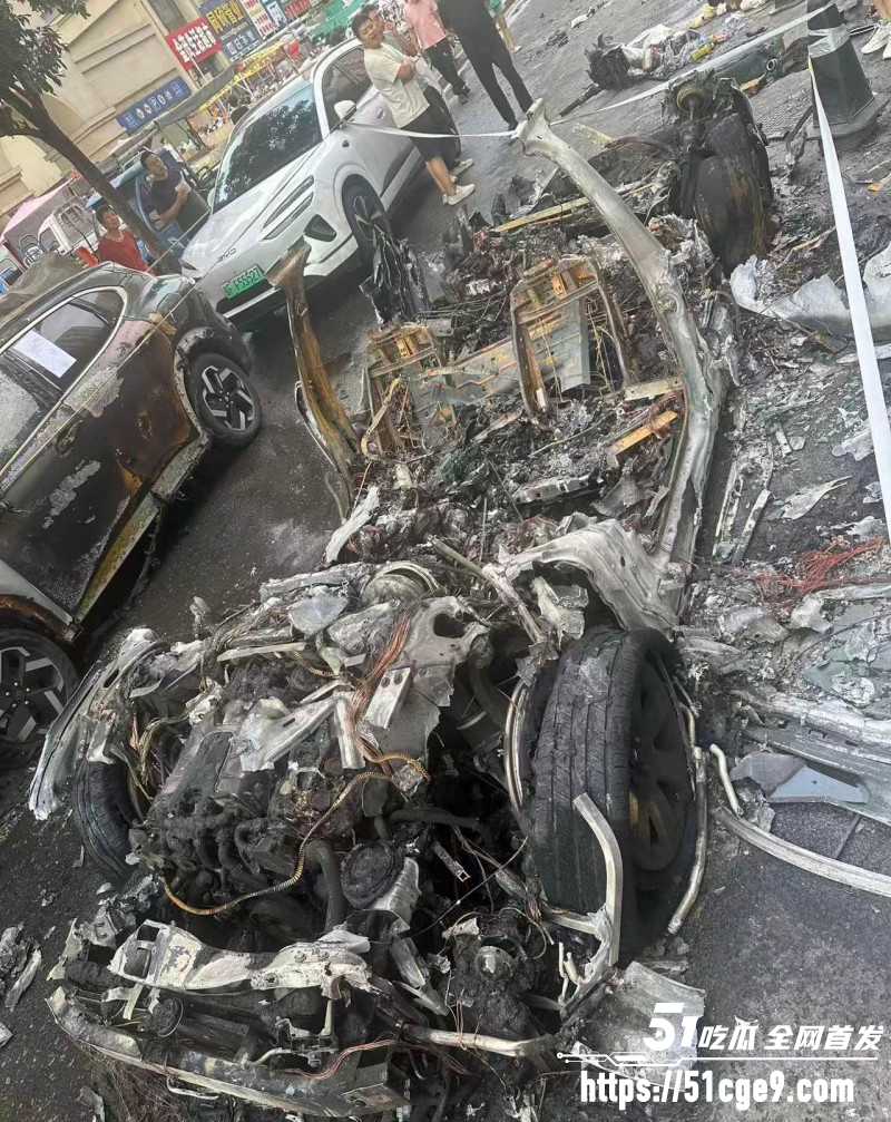 山西大同东信土产街烧车事件03 山西大同东信土产街烧车事件03