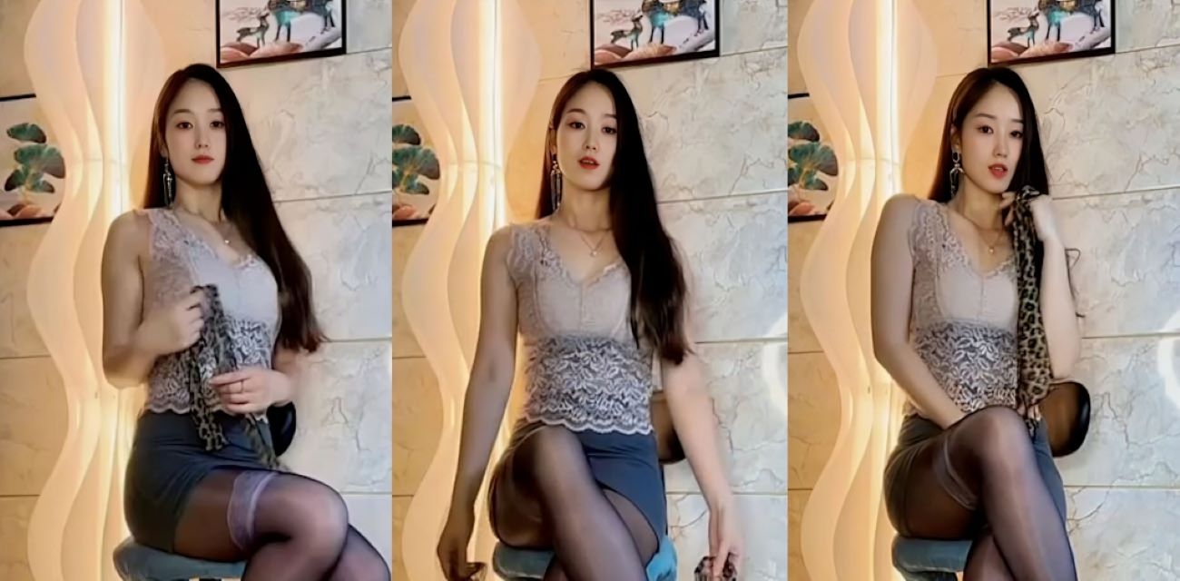 快手颜值少妇 温柔的小姨 大尺度私密流出 粉嫩洞口道具猛插掰逼特写 大长腿翘臀狂扭浪叫 淫水拉丝滴落！