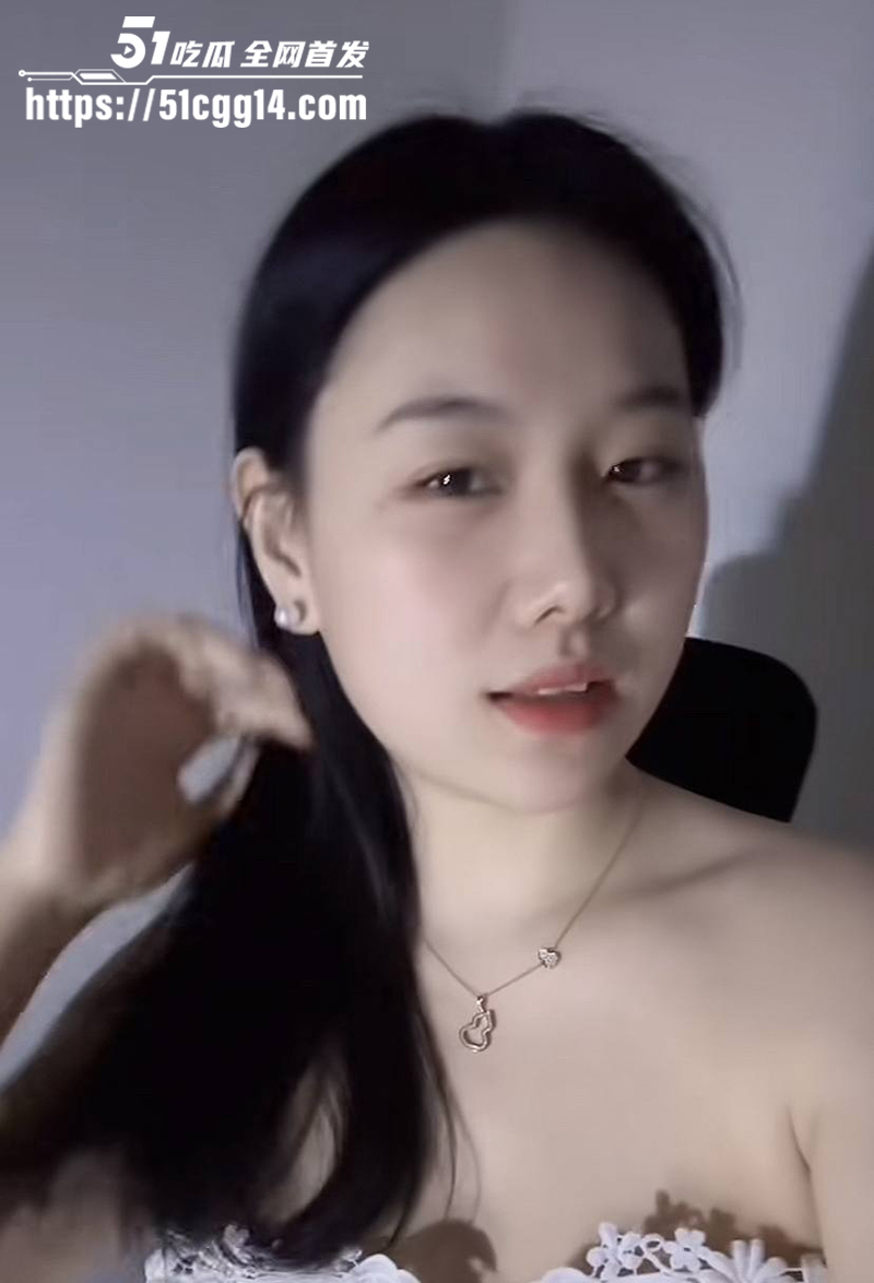 抖音45万粉丝博主董大强露脸露点一对一自慰视频流出3拷贝 抖音45万粉丝博主董大强露脸露点一对一自慰视频流出3拷贝
