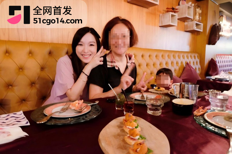 台湾主播 张宇 离婚3年曝出沙发艳照12 台湾主播 张宇 离婚3年曝出沙发艳照12