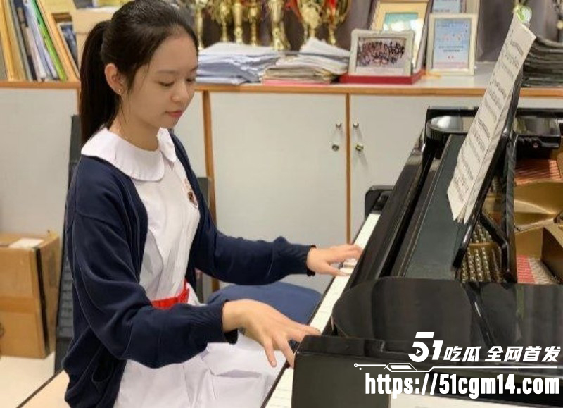 香港学生妹陈佳明酒店写真02 香港学生妹陈佳明酒店写真02