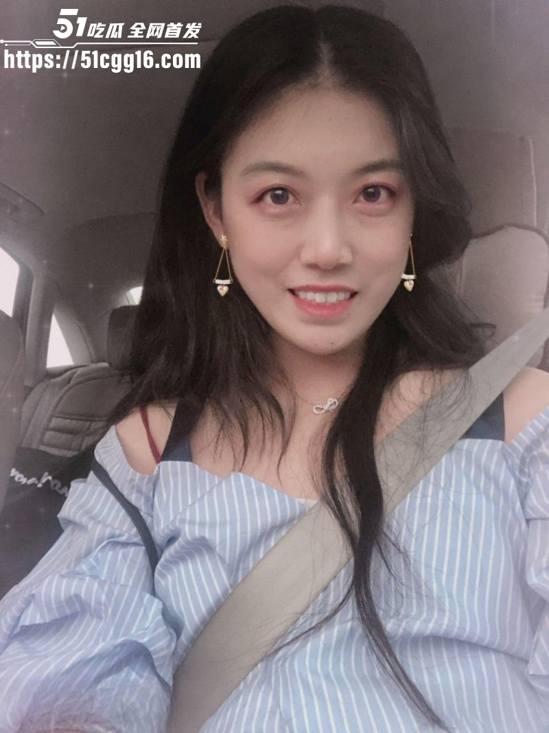 江苏南京少妇带炮友婚房偷情01 江苏南京少妇带炮友婚房偷情01