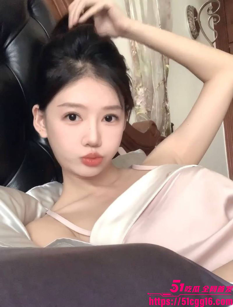 成都精神小伙张嘉鑫和骚货女友第5弹 2 成都精神小伙张嘉鑫和骚货女友第5弹 2