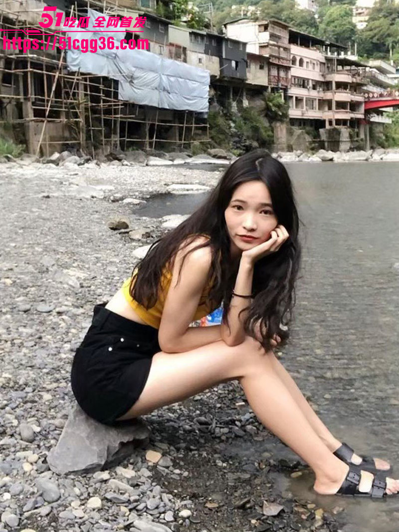 3 3