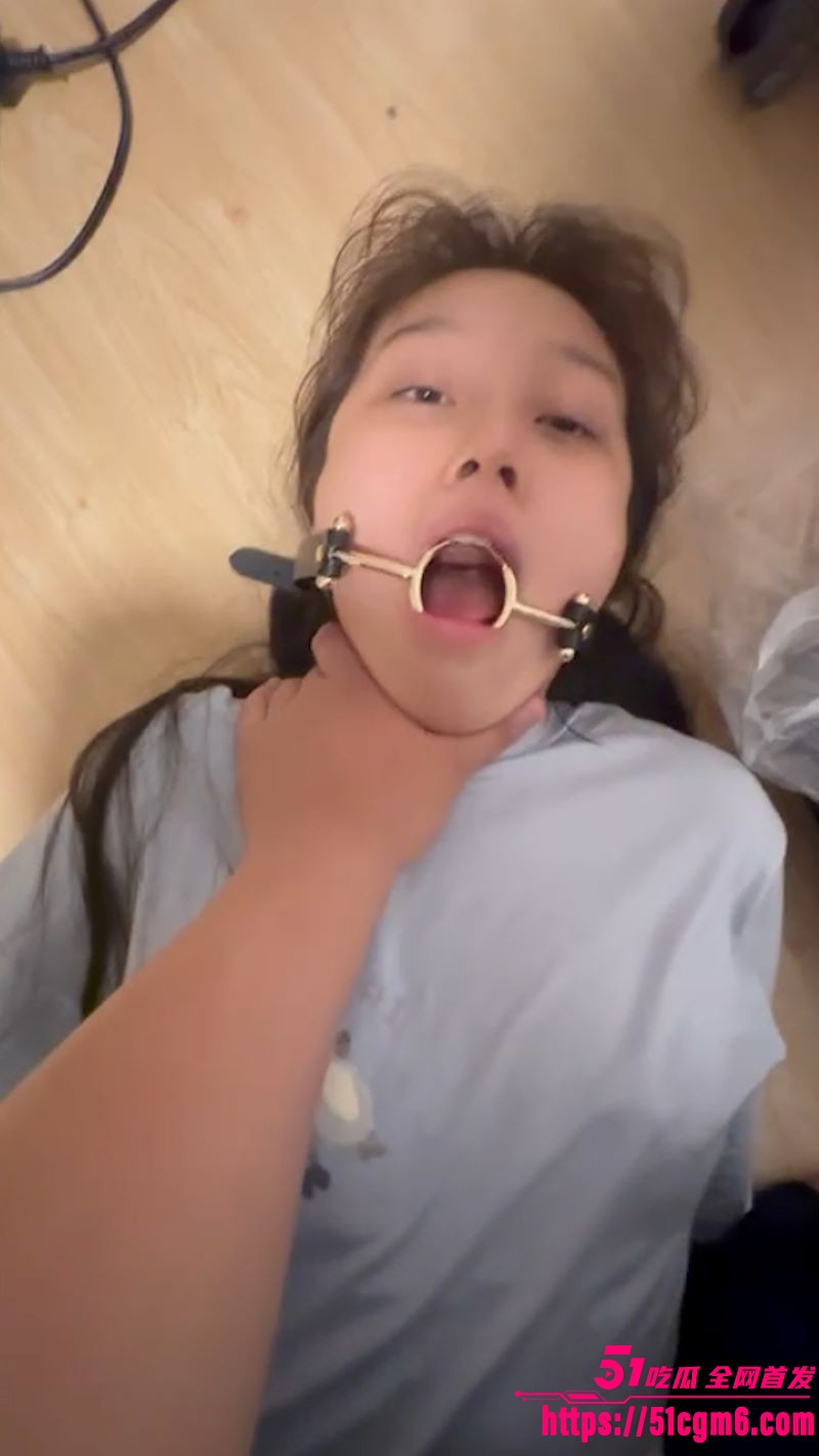 清纯大学生眼镜妹被男友调教成母狗 5 清纯大学生眼镜妹被男友调教成母狗 5