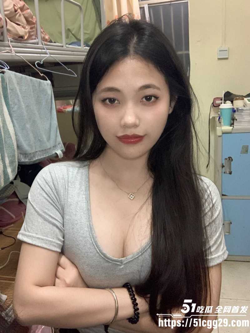 清纯学生妹宿舍自慰被曝光01 清纯学生妹宿舍自慰被曝光01