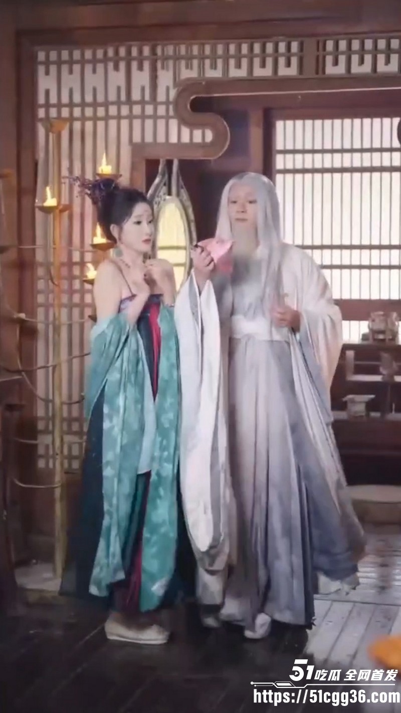 擦边短剧人到晚年绝美魔女拿我当炉鼎第一季 6 擦边短剧人到晚年绝美魔女拿我当炉鼎第一季 6