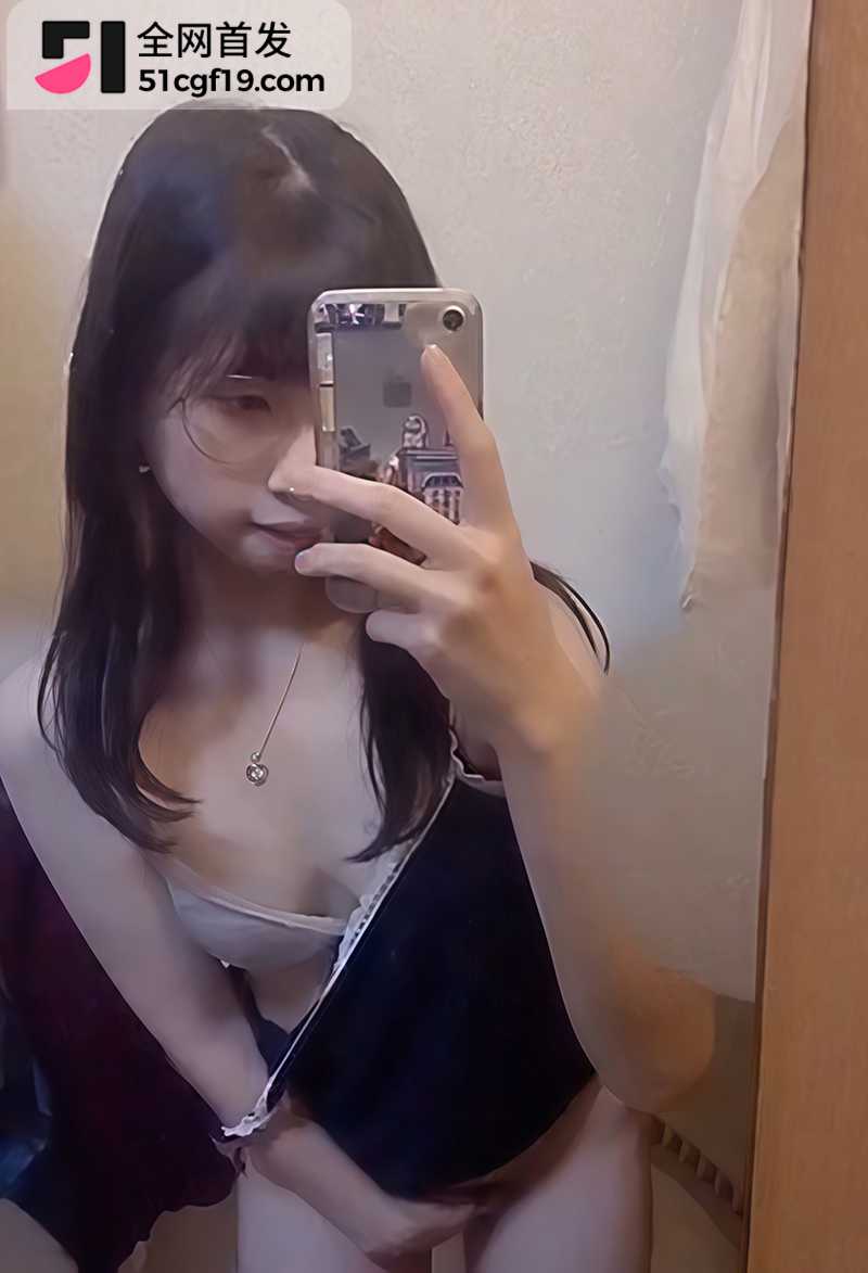 清纯眼镜学生妹不雅自拍 3 拷贝 清纯眼镜学生妹不雅自拍 3 拷贝