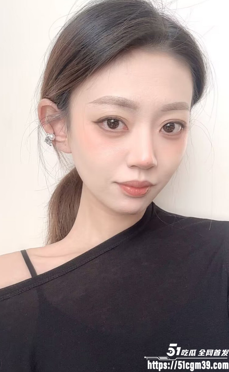 广州高颜值少妇淫妻5 广州高颜值少妇淫妻5