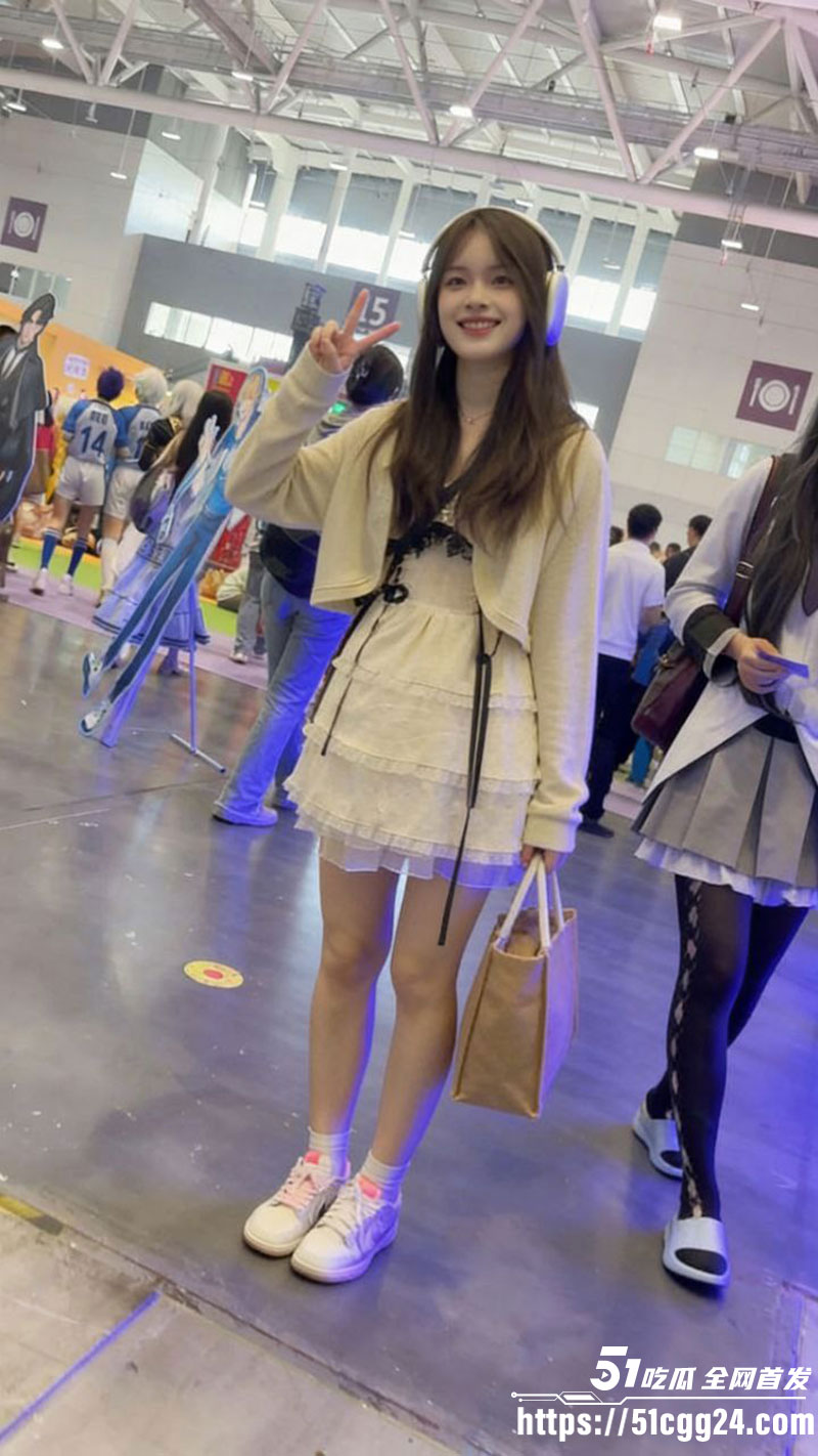 可爱学生妹裙底视频7 可爱学生妹裙底视频7