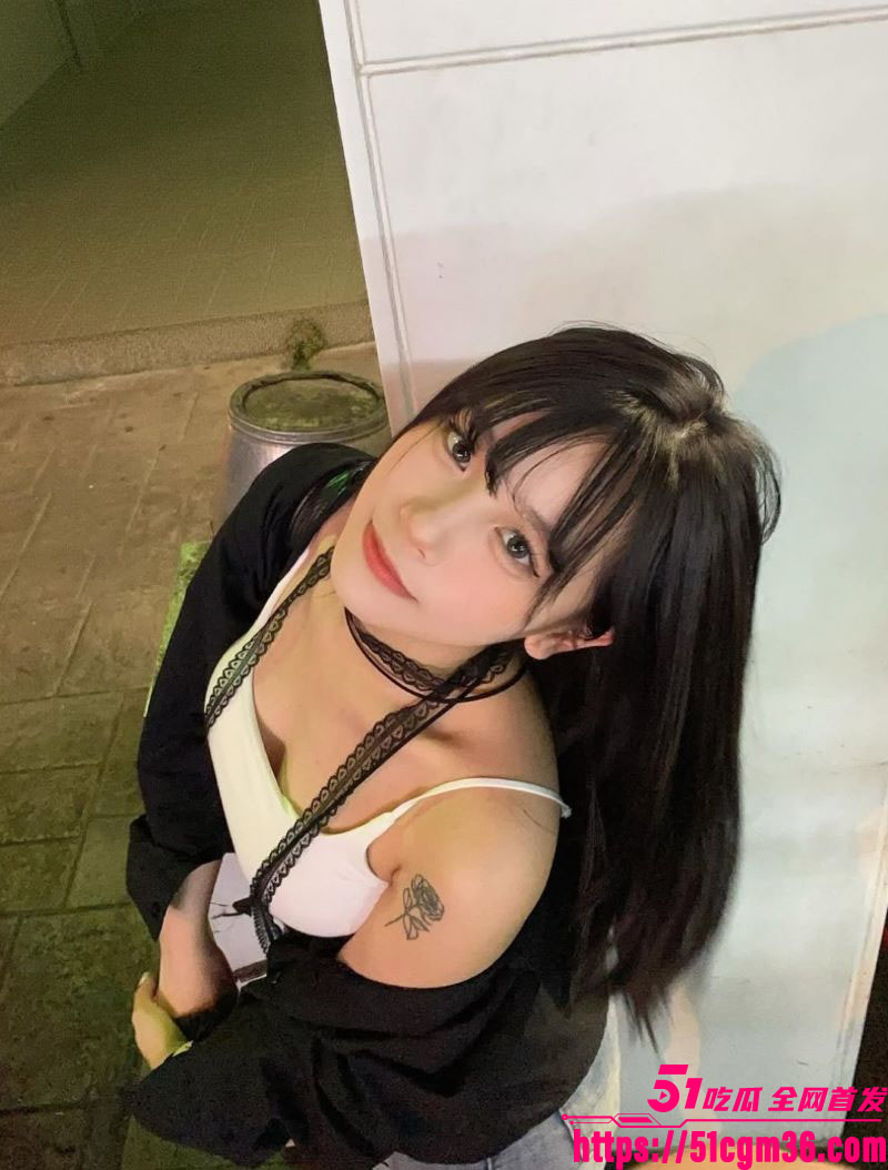 性感网美糖糖早期黄播视频被偷录外流 5 性感网美糖糖早期黄播视频被偷录外流 5
