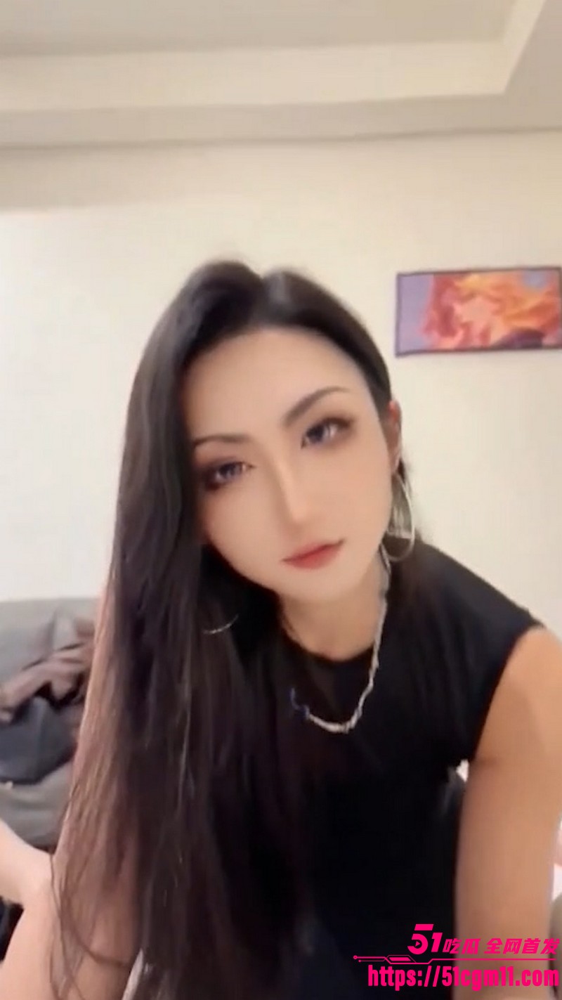 大屌伪娘潘雨辰被金主爆操到失控 1 大屌伪娘潘雨辰被金主爆操到失控 1