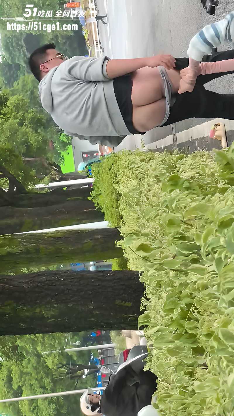 山西太原街头男女互撕 5 山西太原街头男女互撕 5