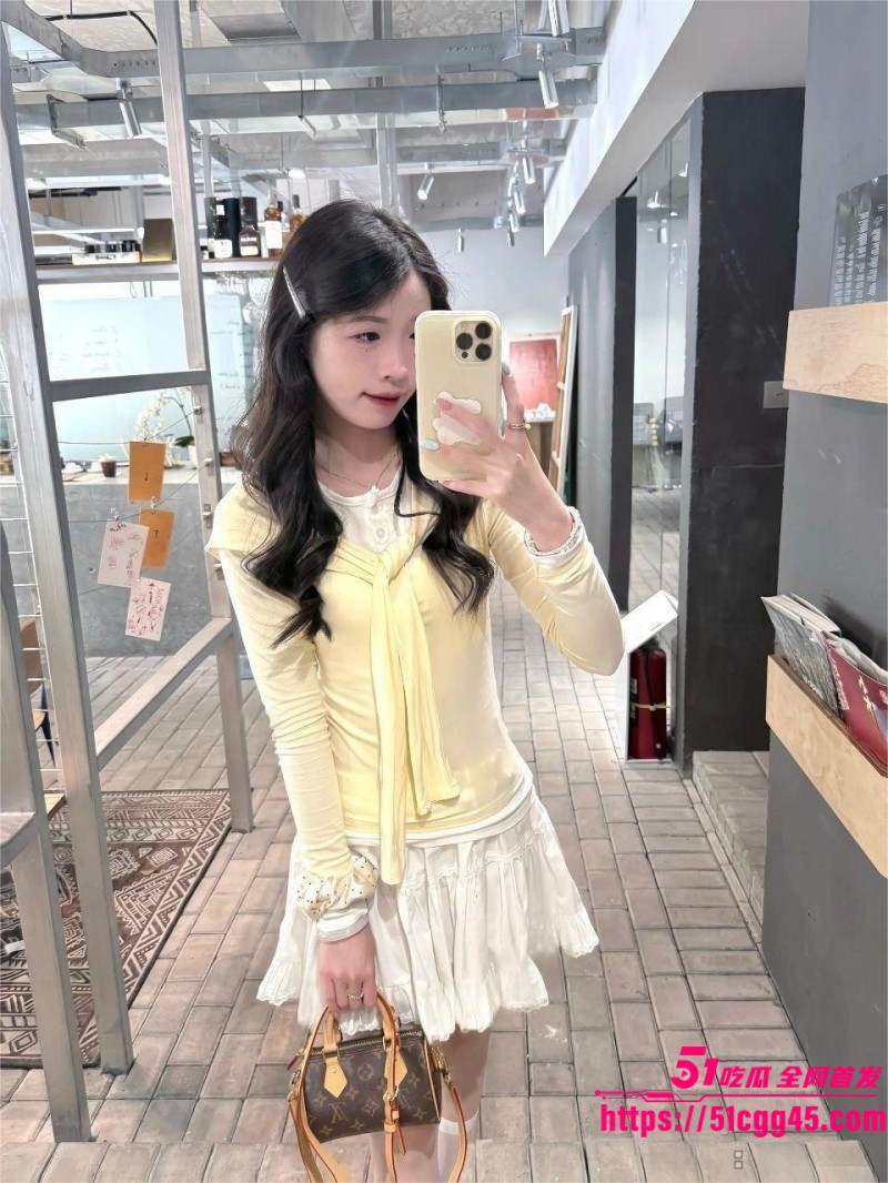 甜美系美少女线下奔现淫荡私拍 2 甜美系美少女线下奔现淫荡私拍 2