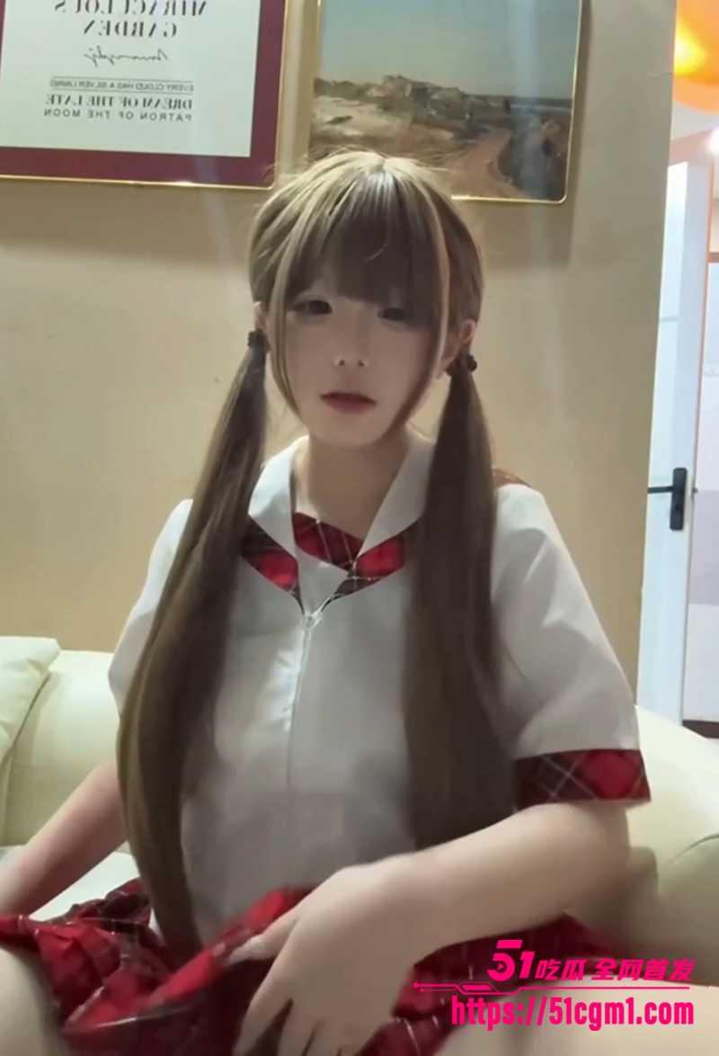 JK水手服学生妹饱饱咪淫语挑逗自慰视频流出1拷贝 JK水手服学生妹饱饱咪淫语挑逗自慰视频流出1拷贝