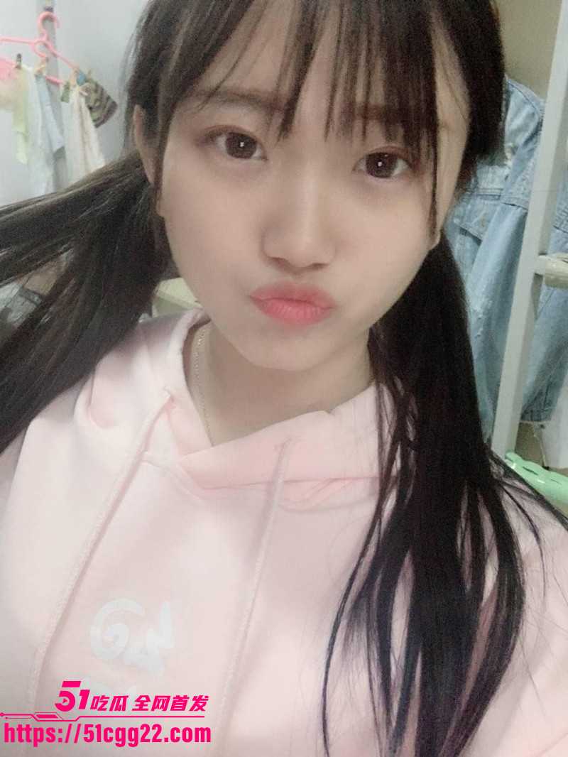 清纯学生妹被绿帽男友诱骗玩3P03 清纯学生妹被绿帽男友诱骗玩3P03