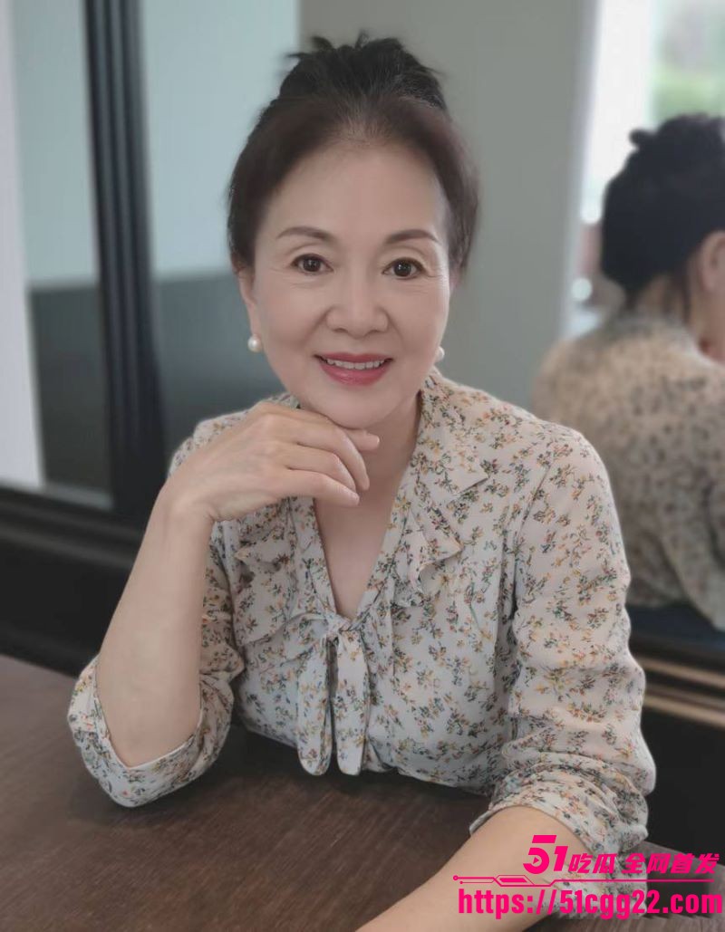 小伙迷恋熟女奶奶拿下67岁寡妇 2 小伙迷恋熟女奶奶拿下67岁寡妇 2