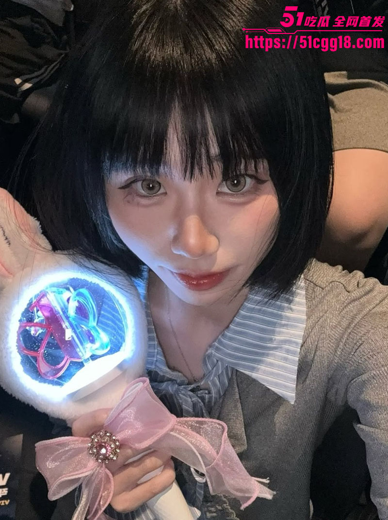 高颜值小网美 Yiz3 高颜值小网美 Yiz3